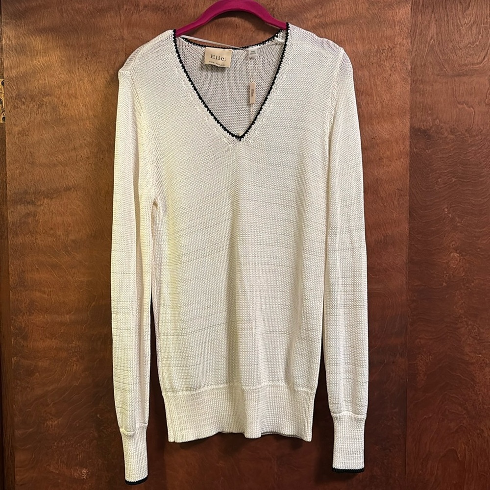 Cream/White sweater new with tags